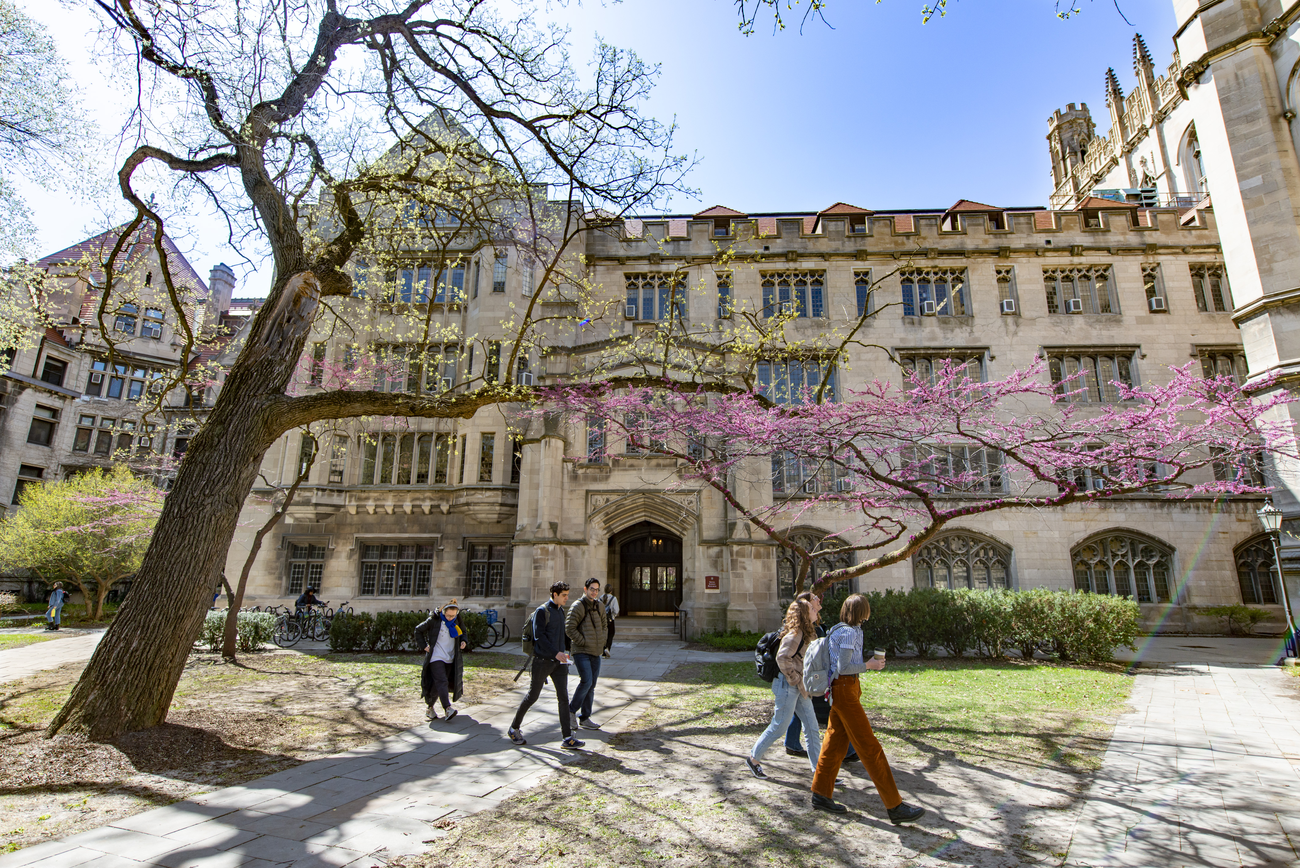 Photo of the exterior of SSD building on the UChicago Hyde Park Campus